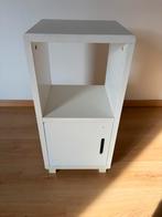 Vieille table de nuit, Enlèvement, Utilisé