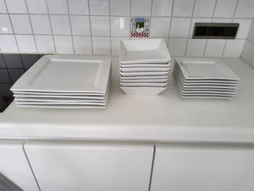 Eetservies  beschikbaar voor biedingen