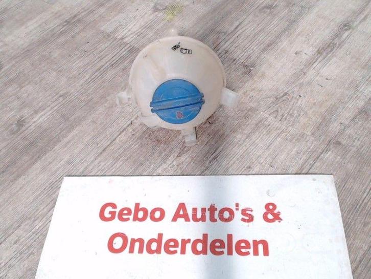KOELVLOEISTOF RESERVOIR Volkswagen Golf VI (5K1), Auto-onderdelen, Overige Auto-onderdelen, Volkswagen, Gebruikt