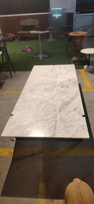 Salontafel massief marmer beschikbaar voor biedingen