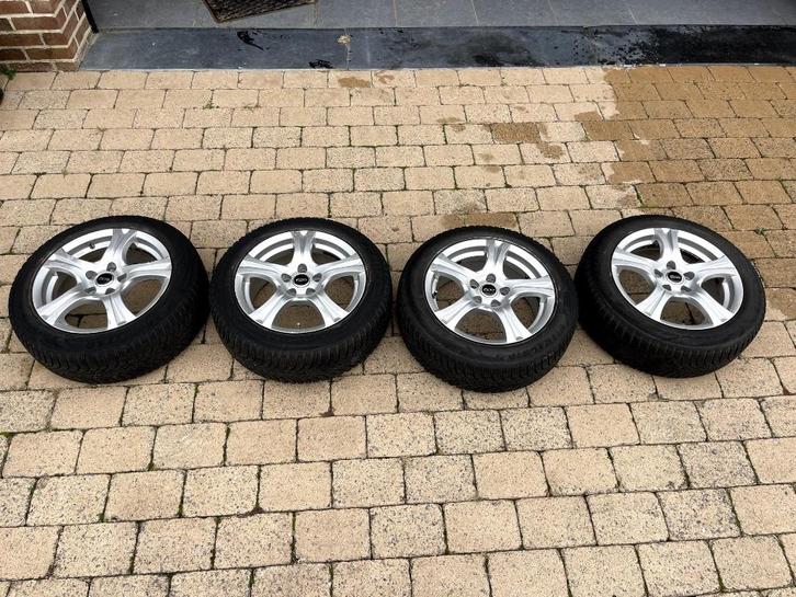Set winterbanden/velgen (Goodyear), Auto-onderdelen, Banden en Velgen, Velg(en), Winterbanden, 16 inch, 205 mm, Personenwagen