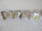 5 bekers hoge tassen met handvat in keramiek vintage sixties, Ophalen