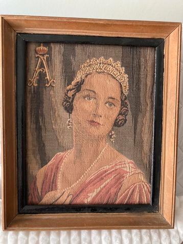 PORTRET ASTRID VAN ZWEDEN, gobelin , eerste helft 20e eeuw. beschikbaar voor biedingen