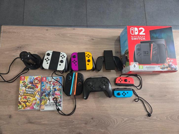 Nintendo Switch 2 + Mario Kart World bundel, Games en Spelcomputers, Spelcomputers | Nintendo Switch, Zo goed als nieuw, Met 3 controllers of meer