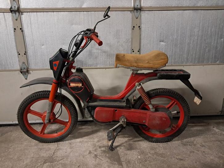 Piaggio Vespa Super Bravo 2 speed, Fietsen en Brommers, Brommers | Oldtimers, Overige merken, Klasse B (45 km/u), Ophalen