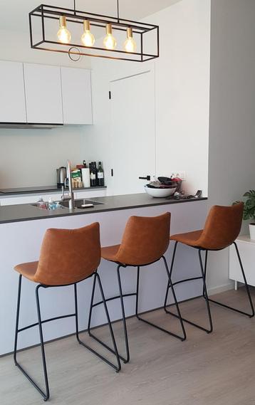 Prachtige barkrukken van Bella Furniture (set van 3) beschikbaar voor biedingen