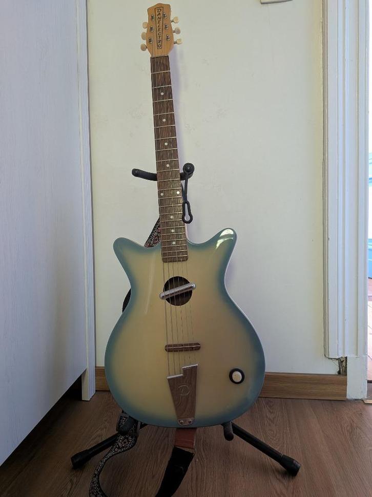 Danelectro Convertible Reissue, 1998 - 1999, Blue Burst, Muziek en Instrumenten, Snaarinstrumenten | Gitaren | Elektrisch, Zo goed als nieuw