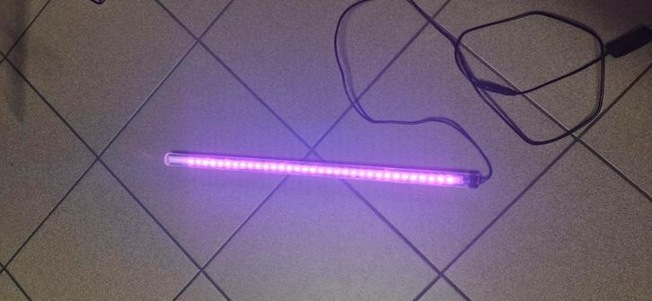 Aquarium op ijzeren onderstel met diverse toebehoren., Dieren en Toebehoren, Vissen | Aquaria en Toebehoren, Gebruikt, Leeg aquarium