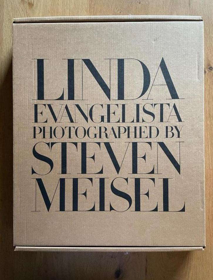 Linda Evangelista by Steven Meisel SIGNED Collectors Edition, Boeken, Kunst en Cultuur | Fotografie en Design, Nieuw, Fotografen