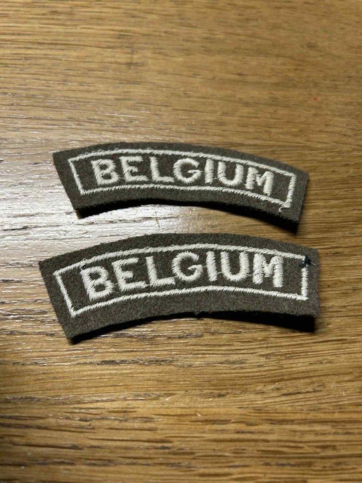 WWII - 2 insignes "BELGIUM" fabrication après guerre - 45-46, Verzamelen, Militaria | Tweede Wereldoorlog, Overige soorten, Overige typen