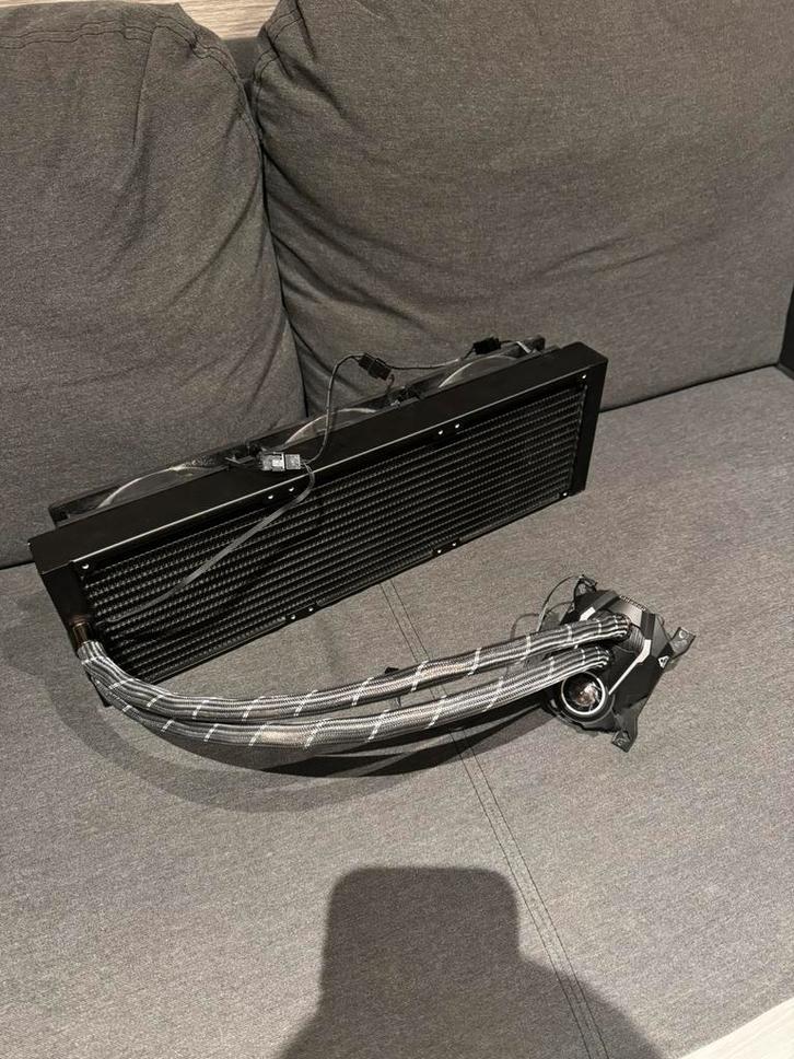 Arctic Liquid Freezer II 420 AIO Cooler, Computers en Software, Computerkoelers, Zo goed als nieuw, Ophalen