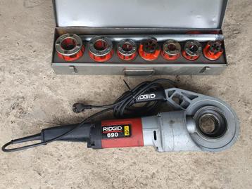 Machine de découpe de fil Ridgid 690 prof. avec filetage à c, 1000 mm ou plus, Enlèvement ou Envoi, Comme neuf, Tour à métaux