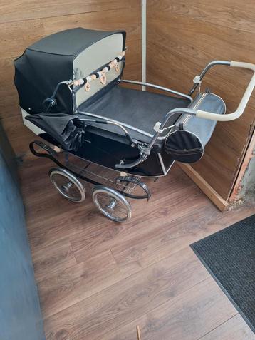 Te koop, kinderwagen, jaren 50/60 beschikbaar voor biedingen