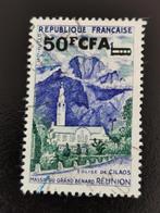 Réunion 1960 - kerk van Cilaos - met opdruk, Postzegels en Munten, Ophalen of Verzenden, Overige landen, Gestempeld