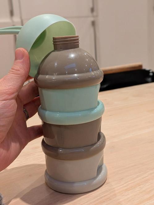 Beaba Melkpoeder doseerdoosjes verdeeldoosjes, Kinderen en Baby's, Babyvoeding en Toebehoren, Zo goed als nieuw, Overige typen