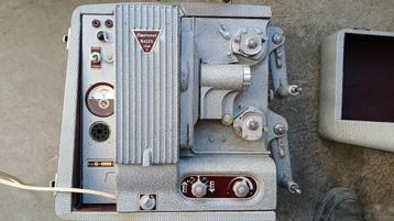 Super 8 mm mannelijke metalen clubprojector in koffer beschikbaar voor biedingen