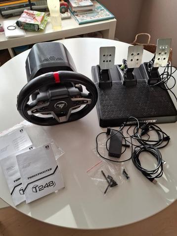 Thrustmaster T248 sim racing stuur en pedalen beschikbaar voor biedingen