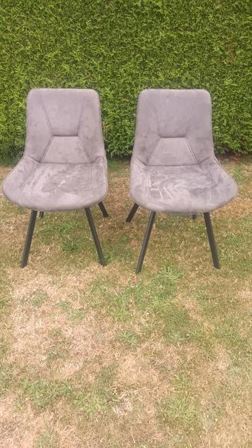 Stoelen  beschikbaar voor biedingen