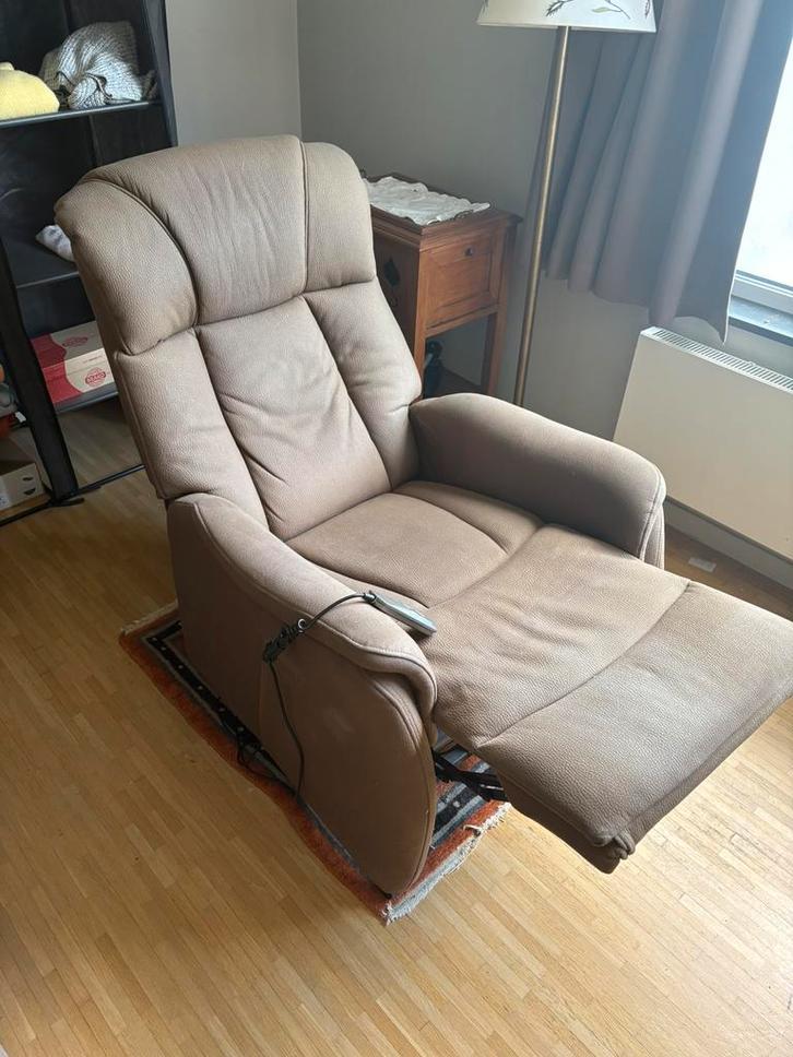 Elektrische relax zetel in Nubuck leder - relaxzetel, Huis en Inrichting, Zetels | Zetels en Chaises Longues, Zo goed als nieuw