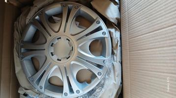 16'' wieldoppen splinter nieuw 4stukken beschikbaar voor biedingen