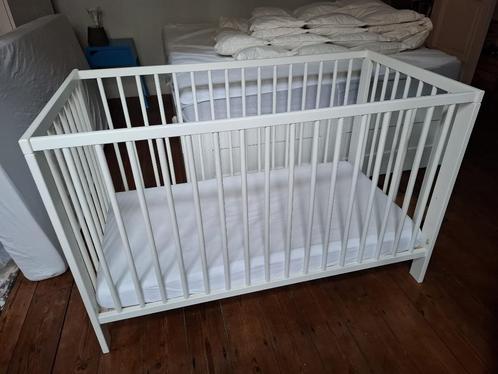 NIEUW Ikea Gulliver babybed + matras (+hoeslaken&beschermer), Kinderen en Baby's, Kinderkamer | Beddengoed, Nieuw, Wit, Ophalen