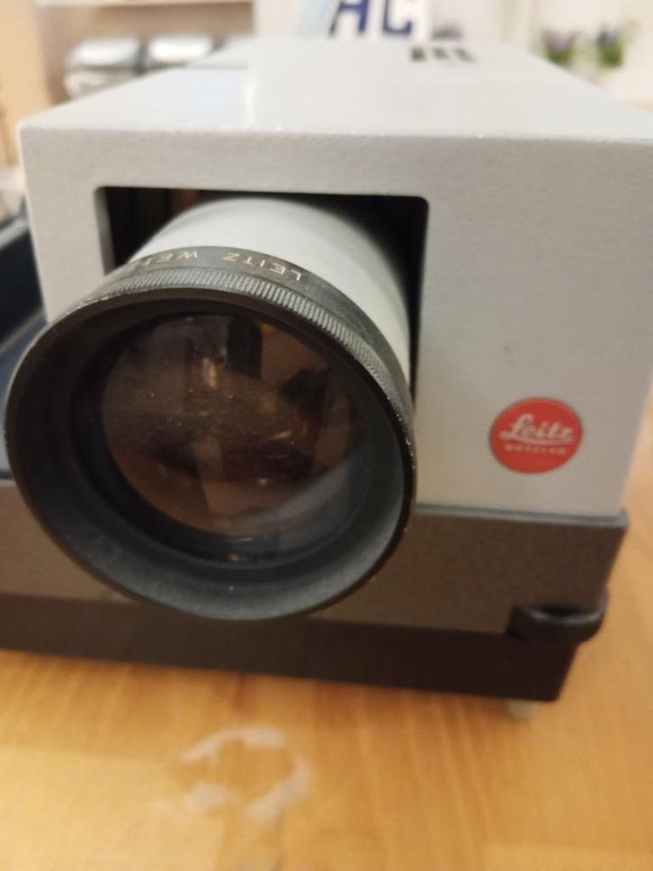 Pradovit Color 250 – kwalitatieve Leica/Leitz diaprojector, Audio, Tv en Foto, Diaprojectoren, Gebruikt, Ophalen