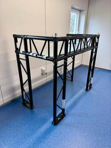 Global Truss F32 DJ-standaard beschikbaar voor biedingen
