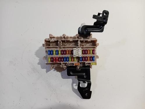 ZEKERINGKAST Nissan Qashqai (J11) (01-2013/-) (4EB0AC2147), Auto-onderdelen, Elektronica en Kabels, Nissan, Gebruikt