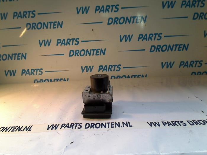 Pompe ABS d'un Skoda Fabia, Autos : Pièces & Accessoires, Électronique & Câbles, Skoda, Utilisé, 3 mois de garantie, Enlèvement ou Envoi