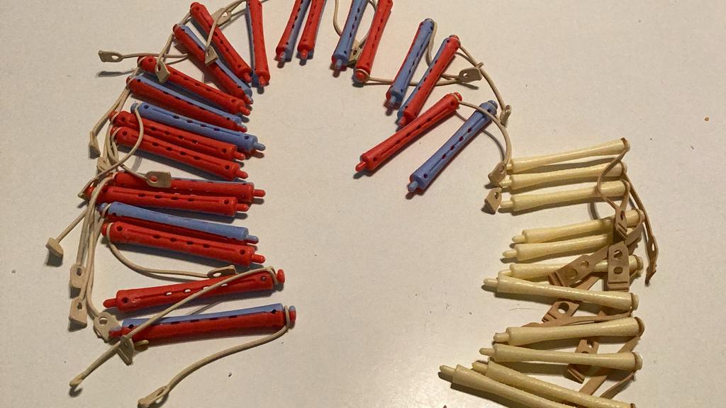 Krulspelden voor permanent, 22 rode en 11 beige, Ophalen of Verzenden