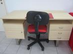 beukenkleurig bureau + rode stoel, Gebruikt, Ophalen, Bureau