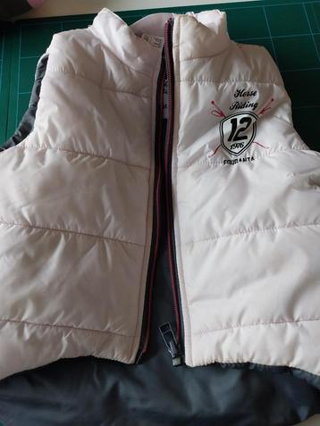 Veste rose sans manches à capuche  beschikbaar voor biedingen
