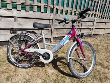 Mooie meisjesfiets met 20inch wielen. 6versnellingen beschikbaar voor biedingen