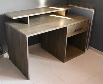 Kleerkast + bureau + plank + spiegel + nachtkastje beschikbaar voor biedingen