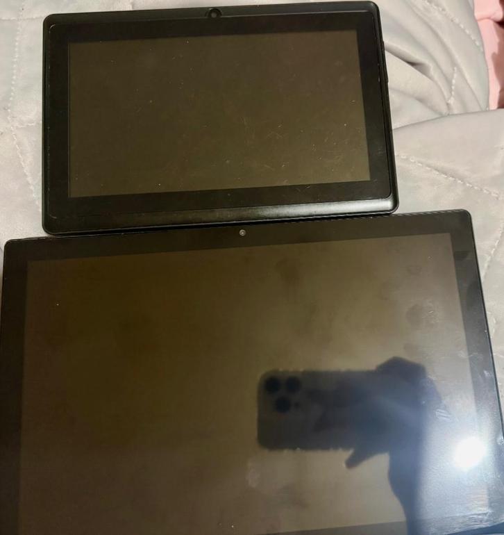 kleine & grote tablet met  1toetsenbord en 1oplader, Computers en Software, Android Tablets, Gebruikt, Wi-Fi, 64 GB, Uitbreidbaar geheugen