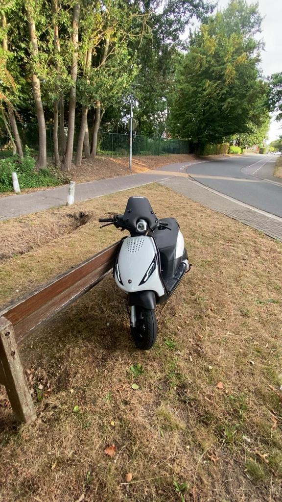 piaggio zip iget 50cc 4 takt, Fietsen en Brommers, Scooters | Piaggio, Zo goed als nieuw, Zip, Klasse A (25 km/u), Ophalen