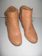 Enkellaarsje 2, Bruin, Ophalen of Verzenden, Pimkie, Schoenen met hoge hakken