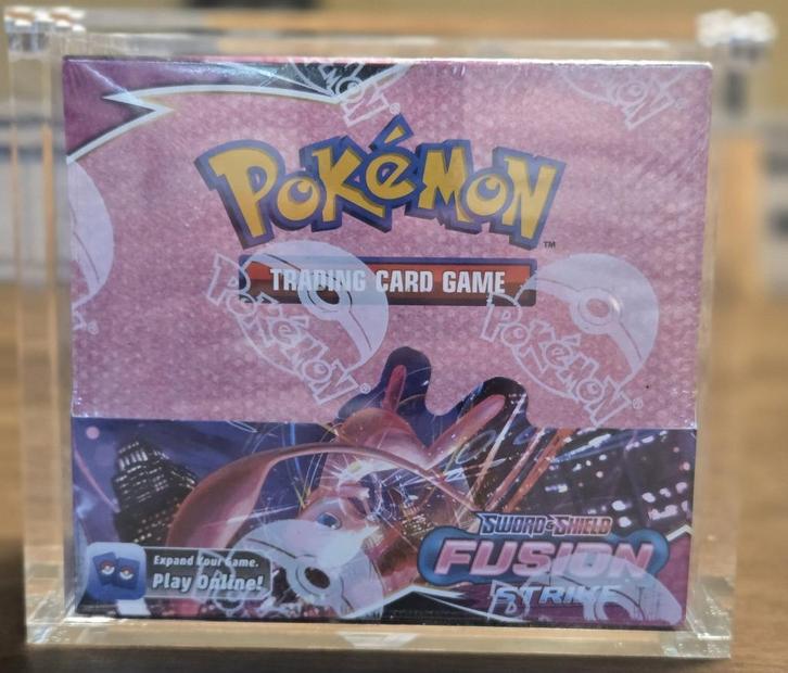 Pokémon TCG – Fusion Strike Display Box (Factory Sealed), Hobby en Vrije tijd, Verzamelkaartspellen | Pokémon, Nieuw, Booster