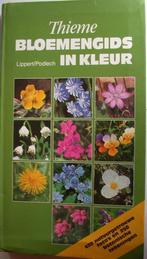 #11 - Thieme Bloemengids in kleur (Lippert-Podlech), Ophalen of Verzenden, Zo goed als nieuw, Lippert-Podlech, Tuinieren en Tuinplanten