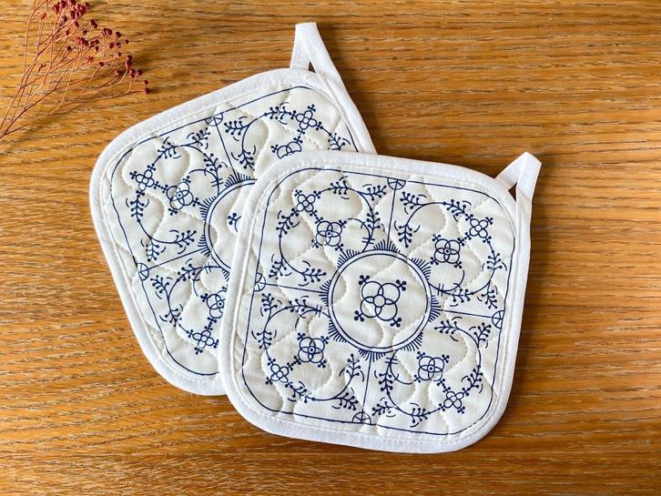 Paire de maniques motif Copenhague / Saxe, Huis en Inrichting, Keuken | Textiel, Nieuw, Overige typen, Blauw, Ophalen of Verzenden