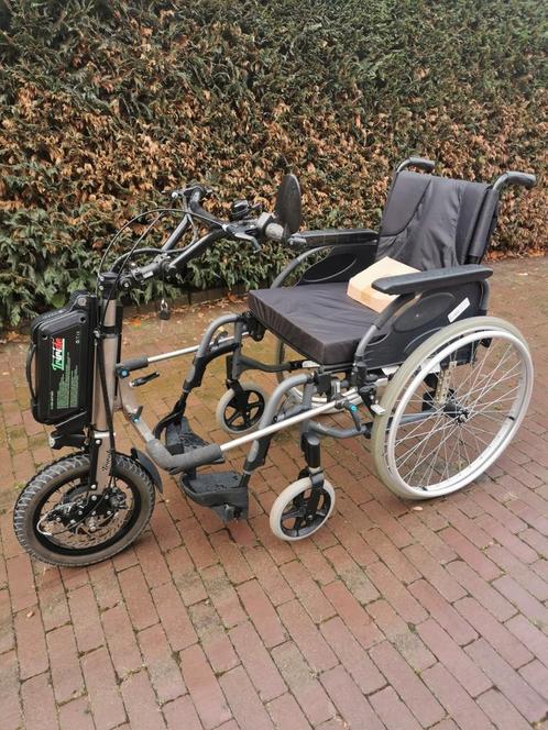 Elektrische handbike triride 5de wiel met invacare rolstoel, Diversen, Rolstoelen, Zo goed als nieuw, Handbewogen rolstoel, Ophalen of Verzenden