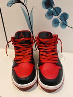 Air Jordans 1 mid banned, état comme neuve, Enlèvement ou Envoi, Comme neuf