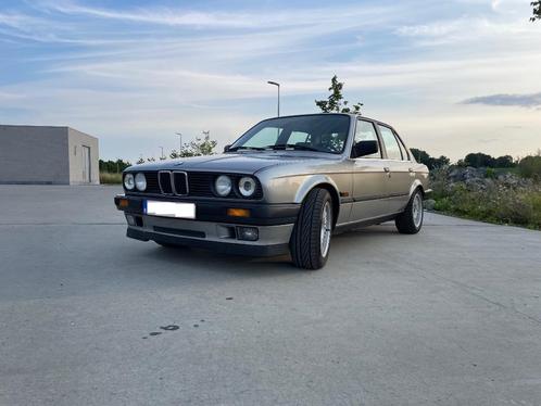 BMW E30 316i Oldtimer, Auto's, BMW, Particulier, 3 Reeks, Benzine, Euro 1, Berline, 4 deurs, Handgeschakeld, Zilver of Grijs, Blauw