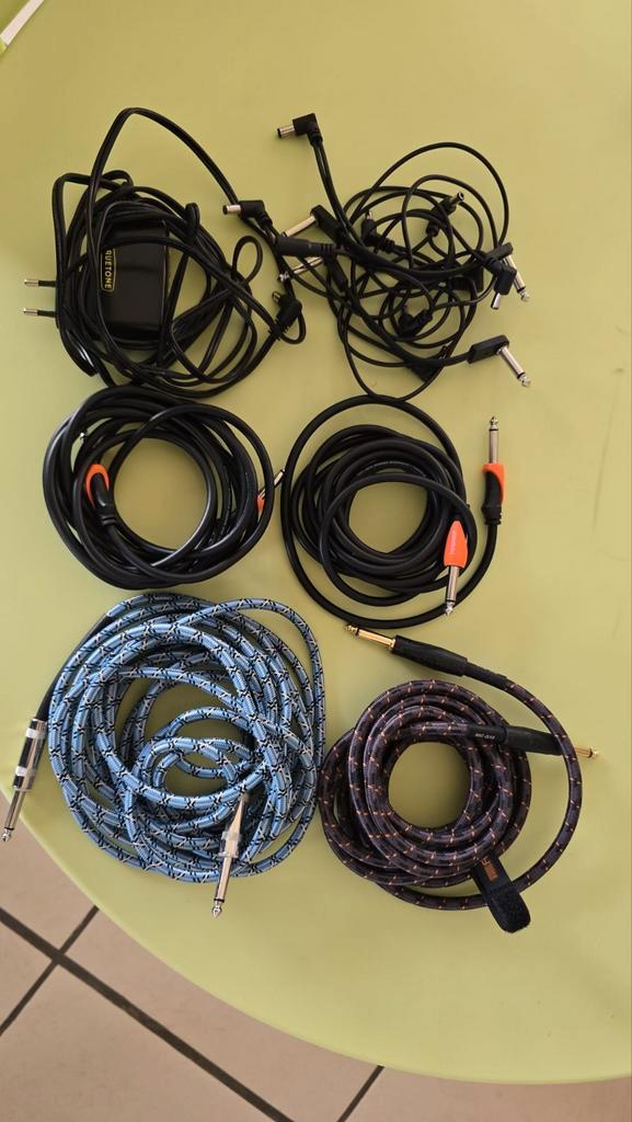 Lot de matériel pour guitare électrique, Musique & Instruments, Instruments à corde | Guitares | Électriques, Fender, Enlèvement