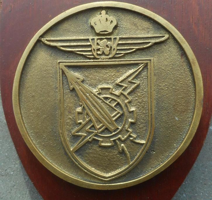 FORCE AERIENNE / FBA - GROUPE SUPPORT MISSILES - INSIGNE -, Verzamelen, Militaria | Algemeen, Luchtmacht, Embleem of Badge, Verzenden