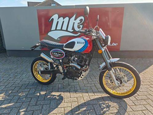 Bullit Hero 125 '20 440km Martini edition, Motoren, Motoren | Overige merken, Bedrijf, Naked bike, 11 kW of minder, 1 cilinder