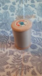 500 m de fil de coton gris neuf sur bobine de bois, Enlèvement ou Envoi, Neuf, Fil ou Aiguille(s)