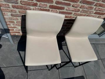 4 mooie leder barkrukken in mooie staat beschikbaar voor biedingen