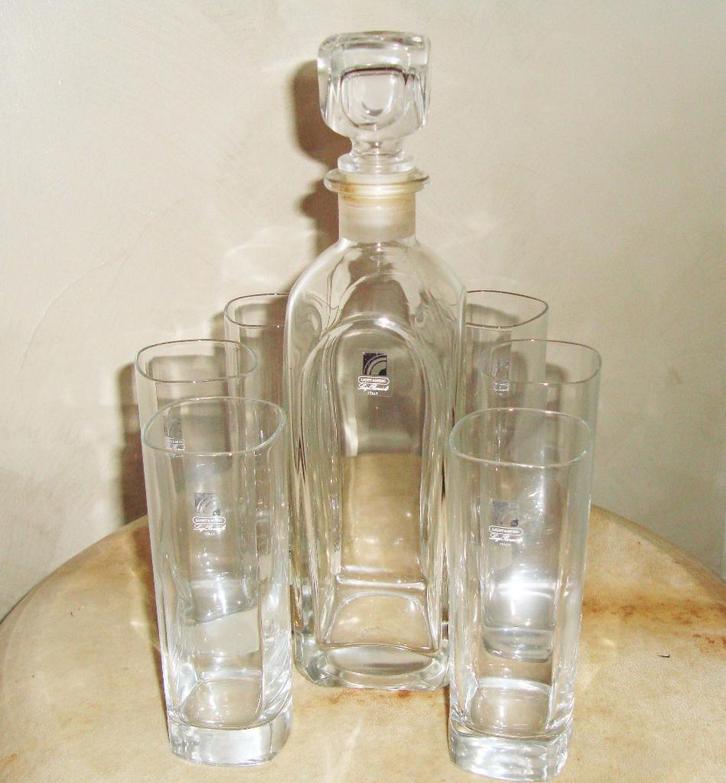 1 carafe Luigi Bormioli neuve + 6 nouveaux verres - parf.ét., Antiquités & Art, Antiquités | Services (vaisselle) complet, Enlèvement ou Envoi