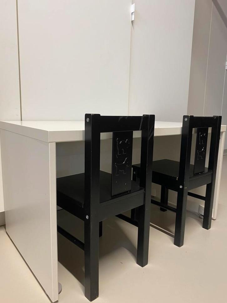 Ikea bureau’tje incl.2 kinderstoeltjes, Huis en Inrichting, Overige Huis en Inrichting, Gebruikt, Ophalen